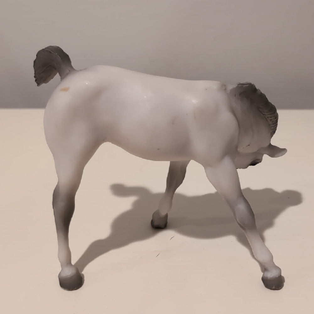 Breyer Scratching Foal - Picture 2 of 12